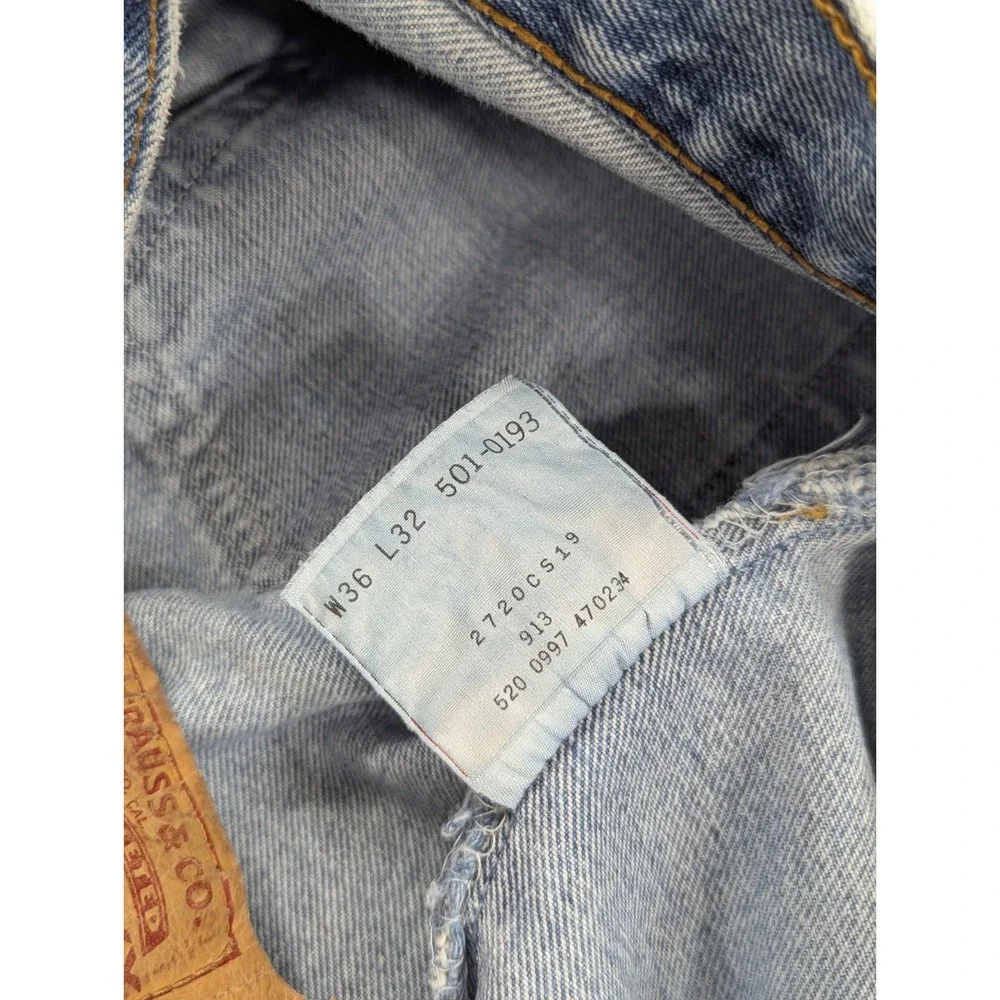 Vintage Levi's 501‎ 34x31 (36x32 Tag) Made In USA Light  Jeans Distressed Ripped